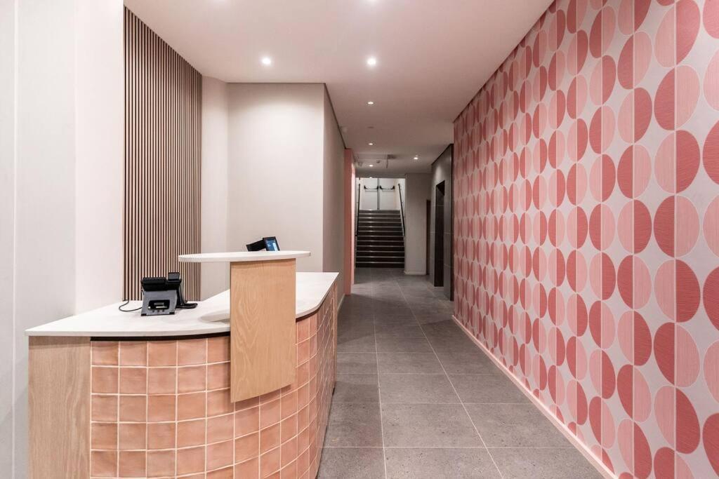 Apartment The Rose 706: 7th Floor Modern