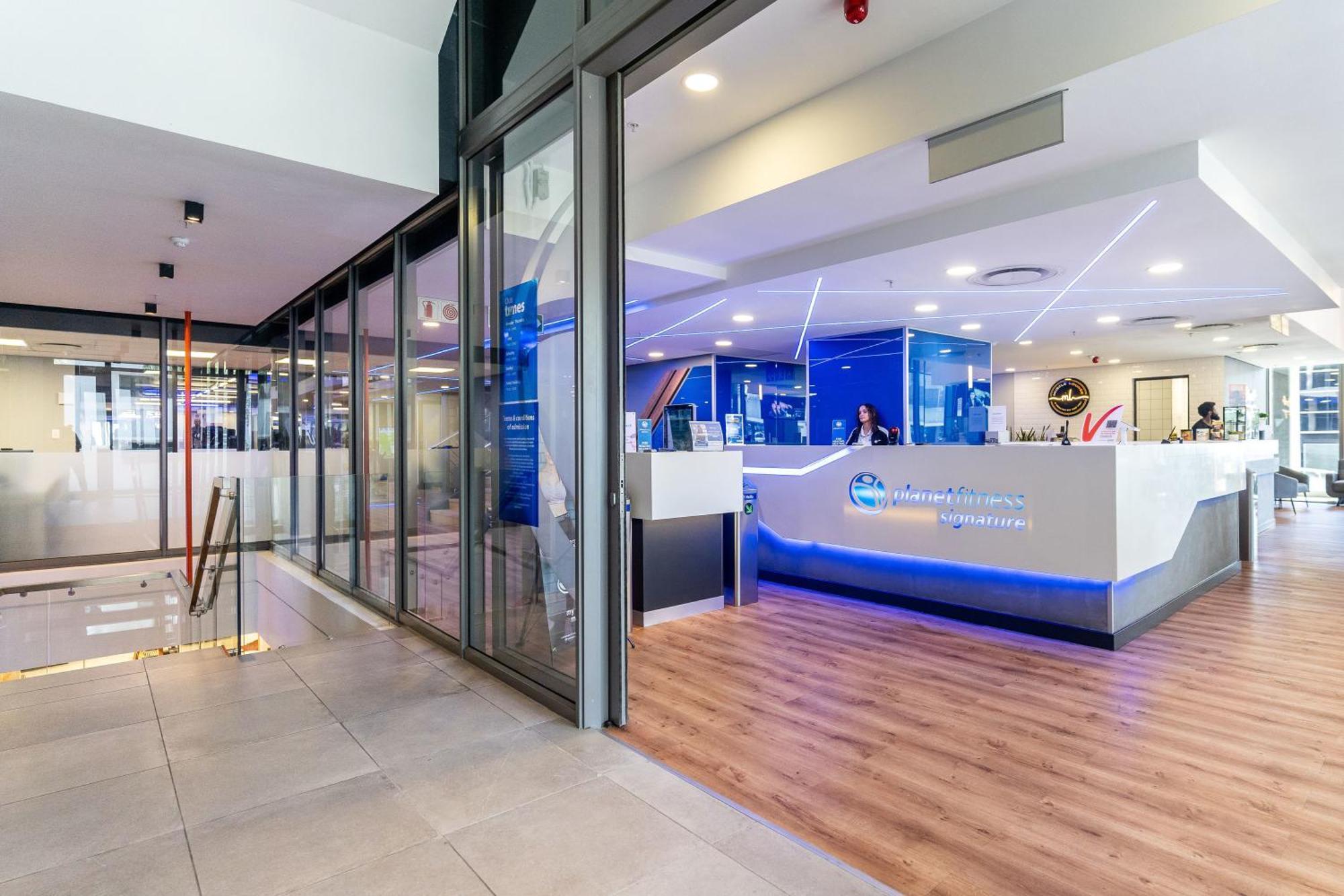 The Rose 706: 7th Floor Modern Apartment Cape Town