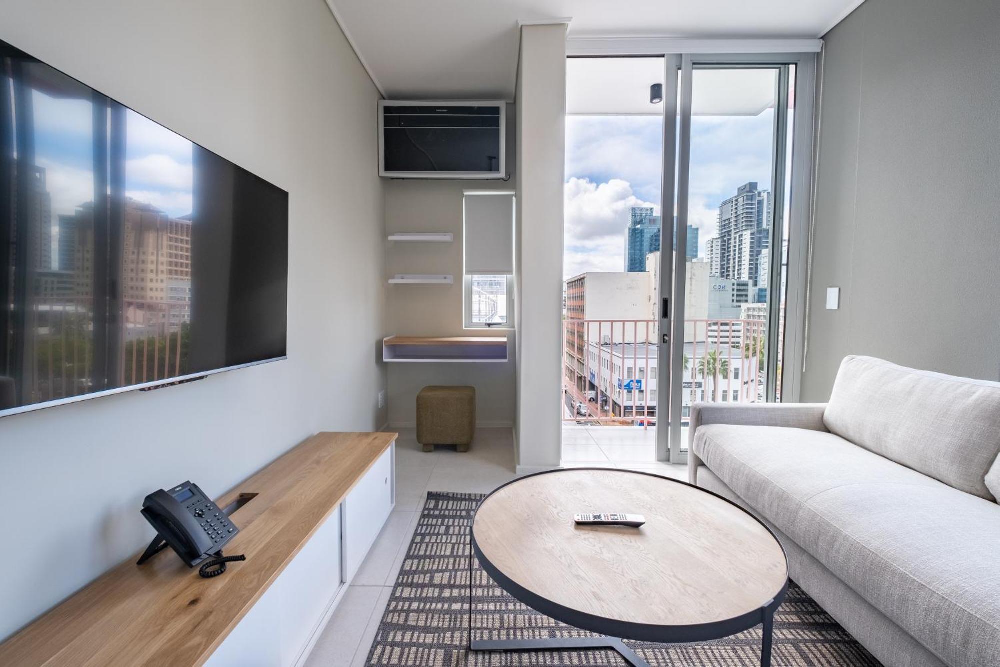 Apartment The Rose 706: 7th Floor Modern *