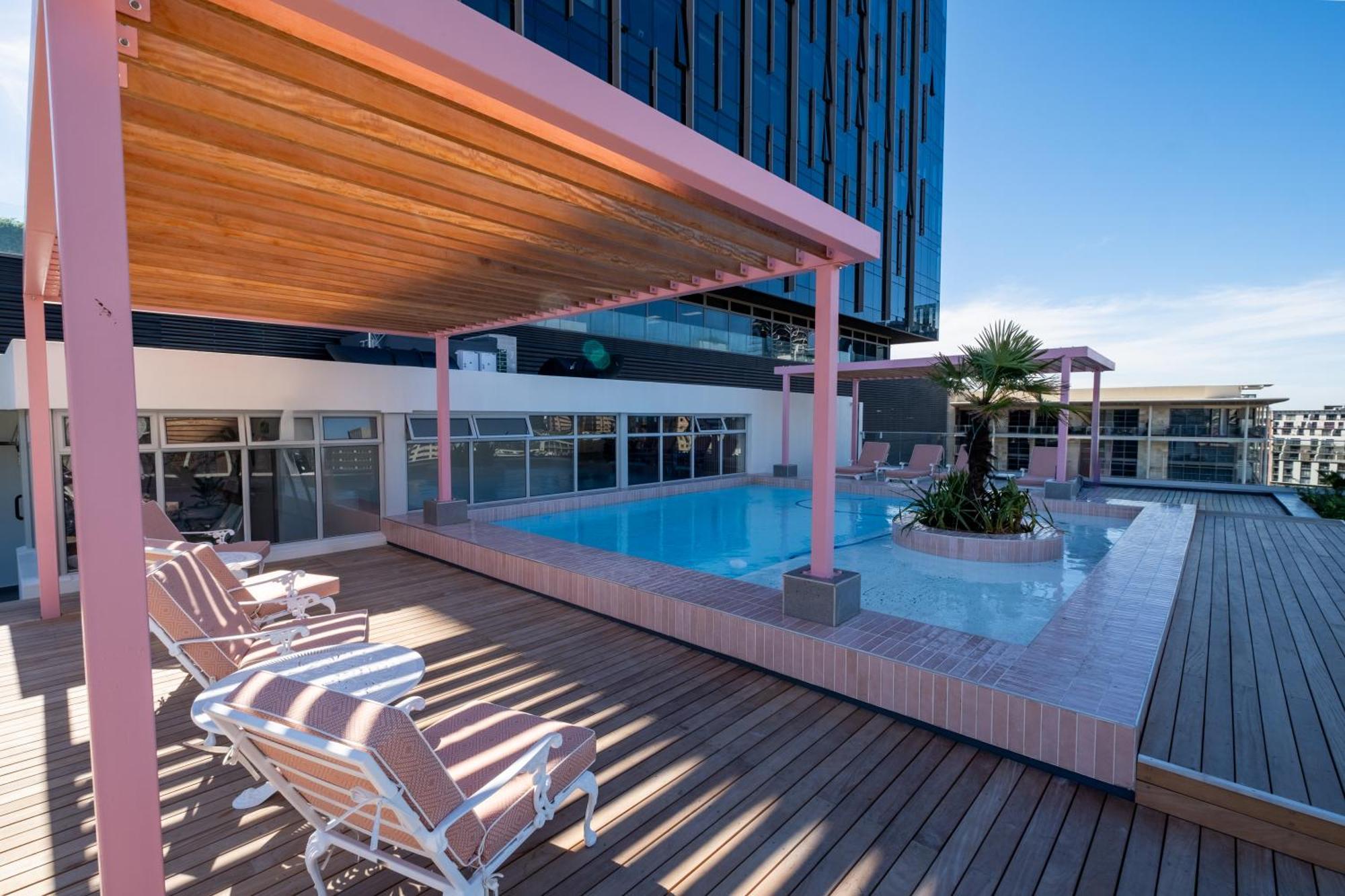 The Rose 706: 7th Floor Modern * Cape Town